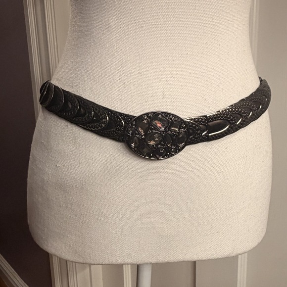 The Unbranded Brand Accessories - Womens Hammered Metal Stretch Belt Rhinestone Buckle Size M/L